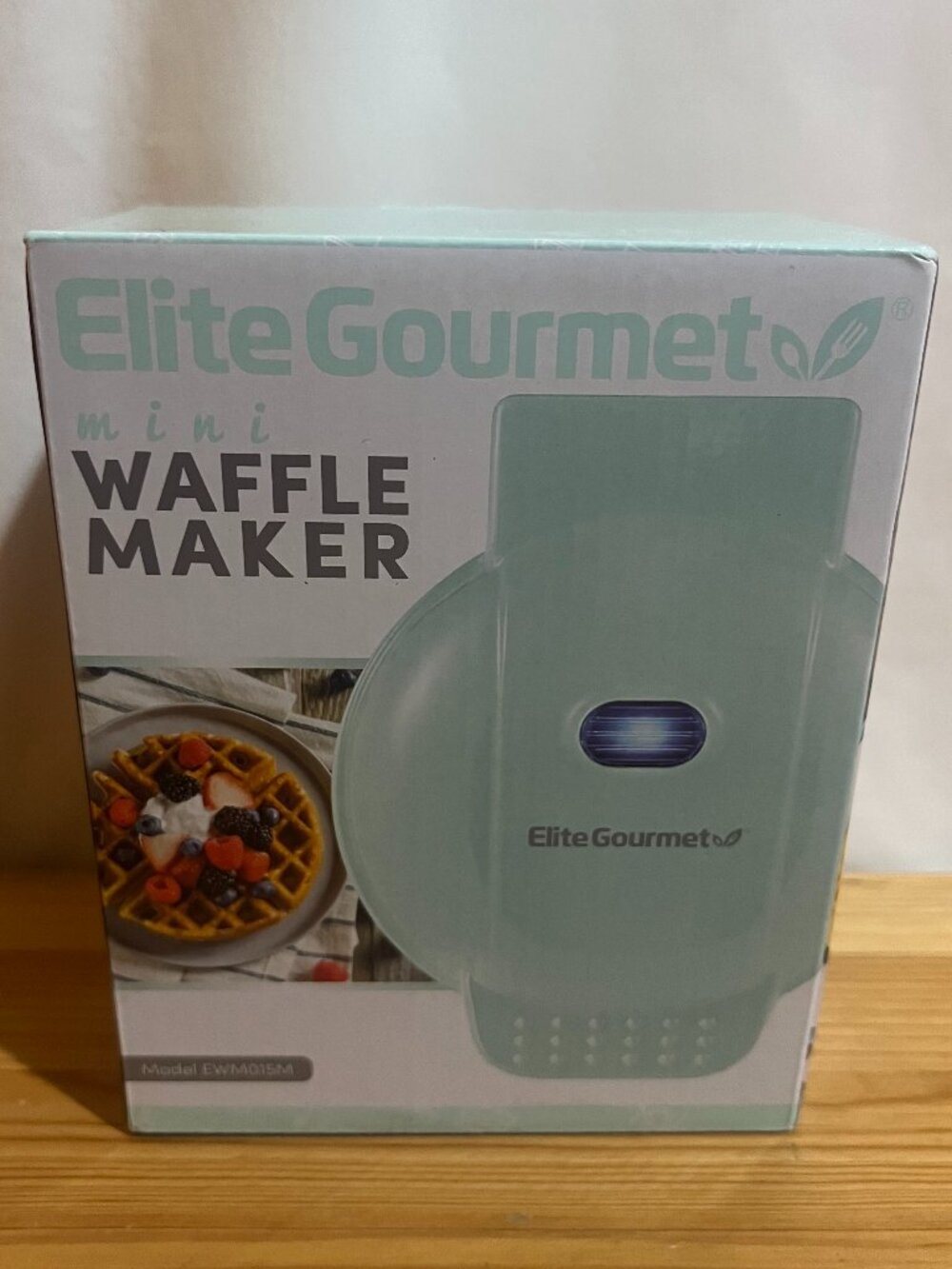 Elite Gourmet Electric Nonstick 4.5-inch Mini Waffle Maker Brand New $10